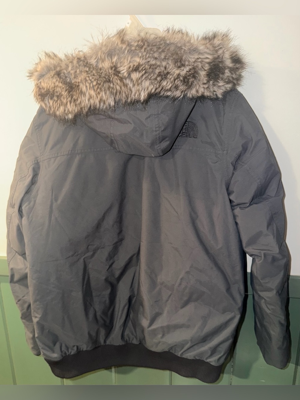 The North Face Men's Gray Parka with Faux Fur Hood Size Large - Picture 2 of 11